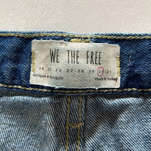 We the Free Women’s straight leg raw hem distressed button fly jeans in size 30 - Picture 9 of 11